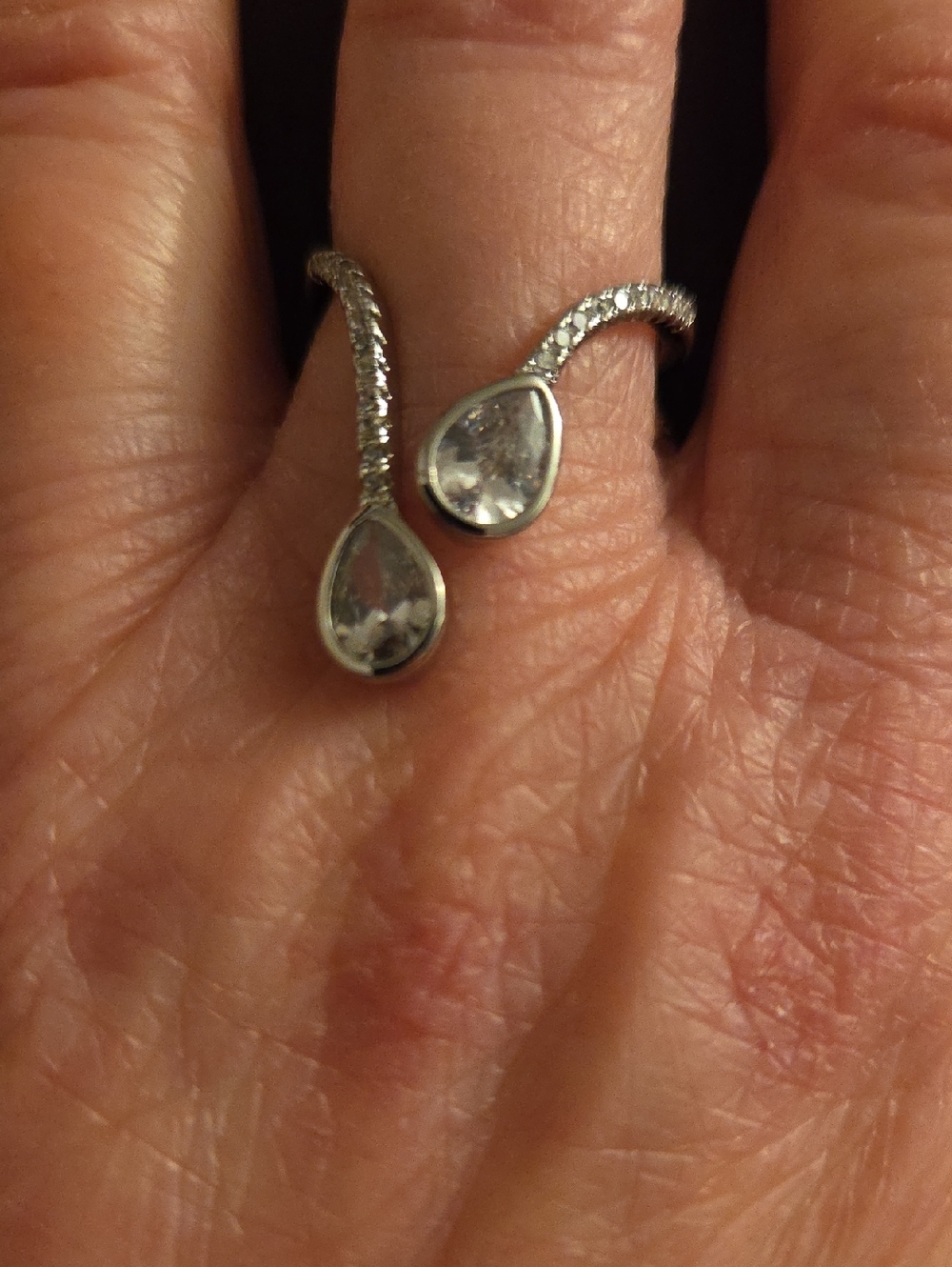 NEW - RING - UNIQUE - ADJUSTABLE - BEING SHOWN ON A SIZE 8 & A SIZE 9 FINGER